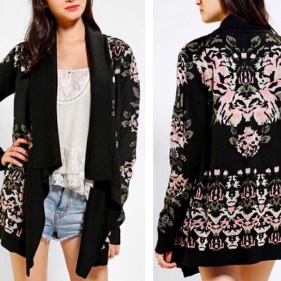 Anthropologie Sweaters - Staring at Stars intarsia cardigan